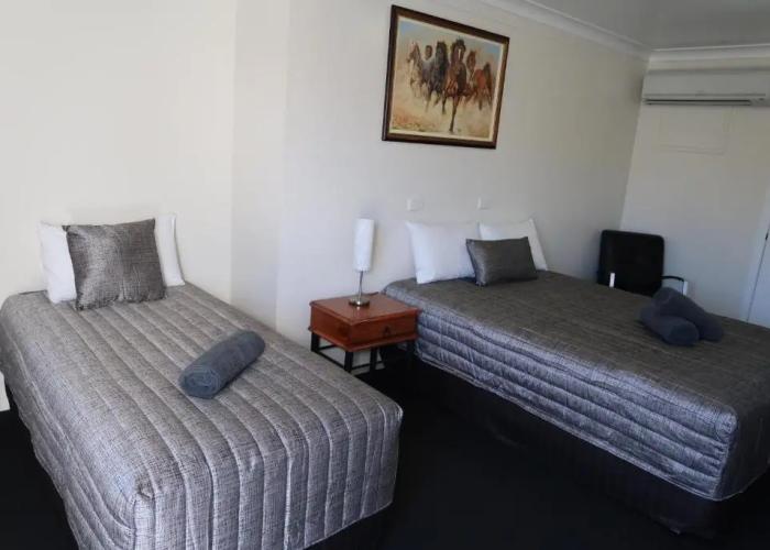 Charleville Waltzing Matilda Motor Inn