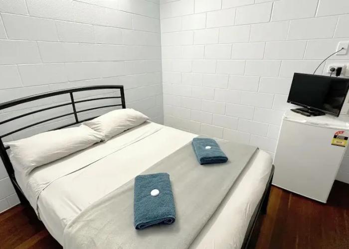 Cooktown Motel and Pams Place Hostel