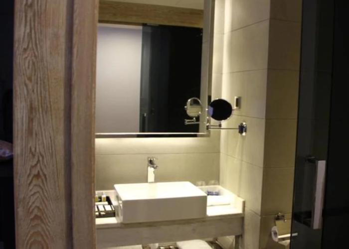 Howdy Smart Hotel