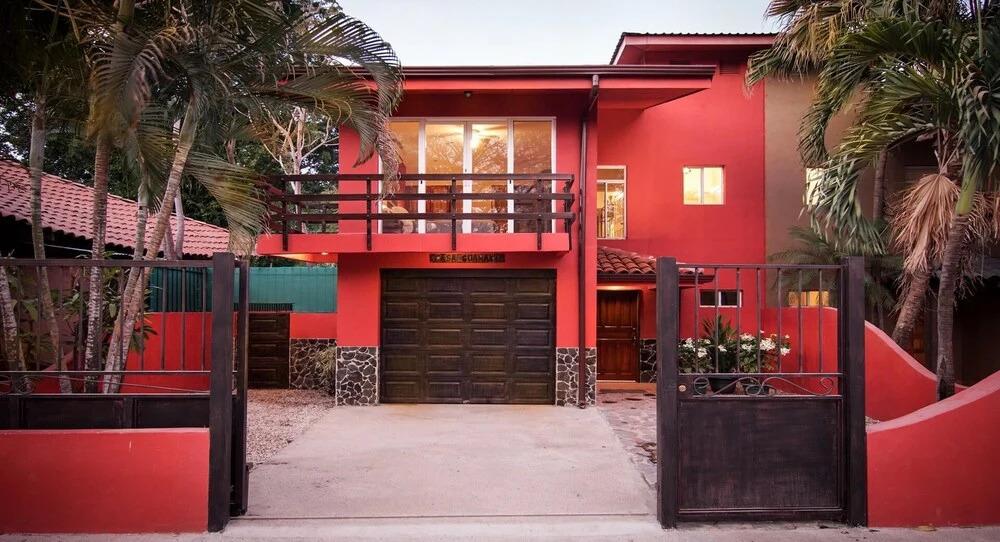 Big Private Home With Pool in Surfside - a Short Walk From the Beach