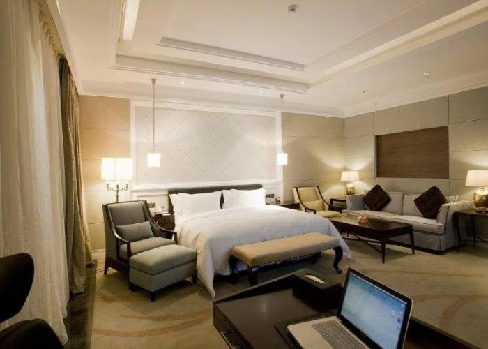 Noah's Ark Hotel