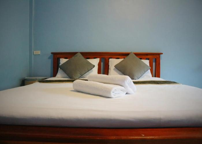 Marina Hut Guest House