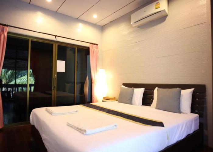 Marina Hut Guest House