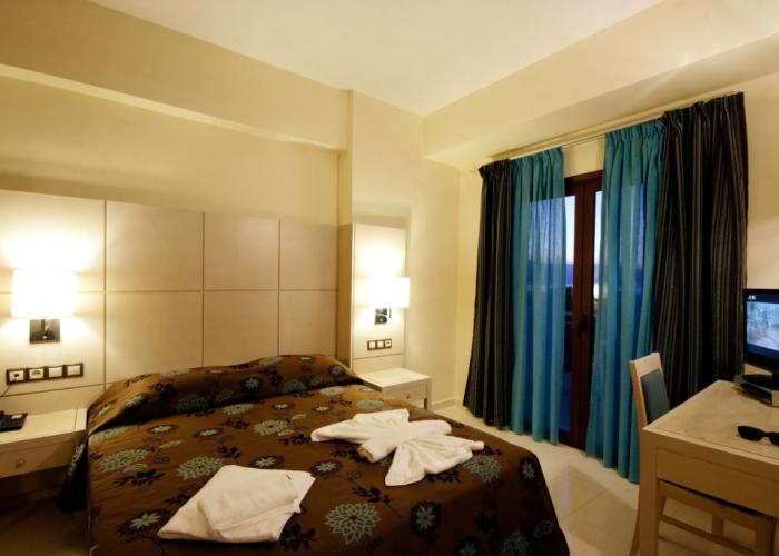 Theros Hotel