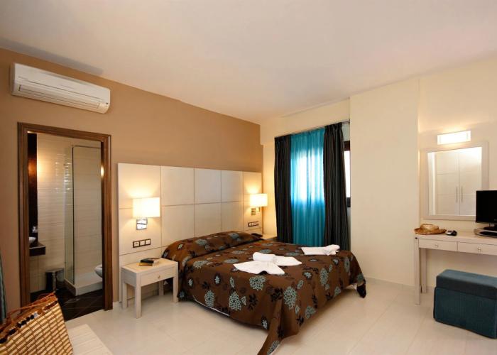 Theros Hotel