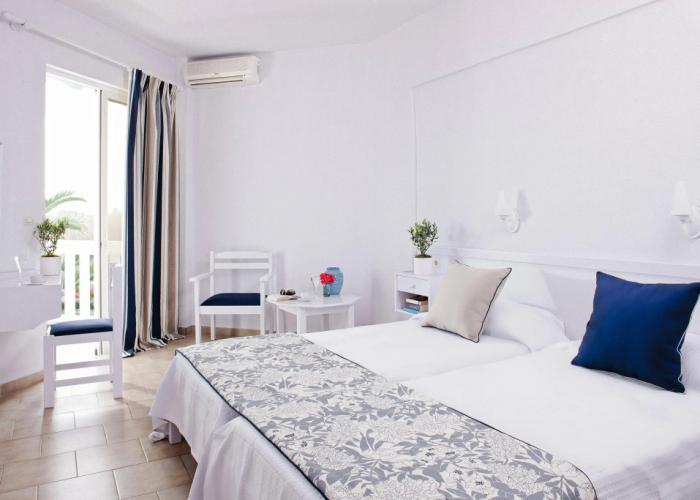 Mrs Chryssana Beach Hotel