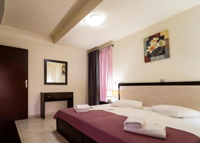 Golden Rose Suites