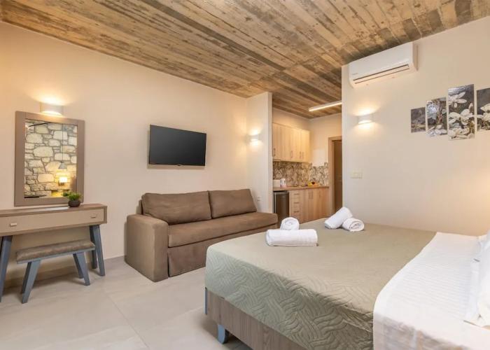 Achatis Apartments with sea view