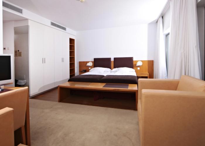 Hotel Aimia
