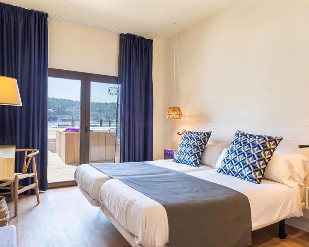 фото FERGUS Style Soller Beach