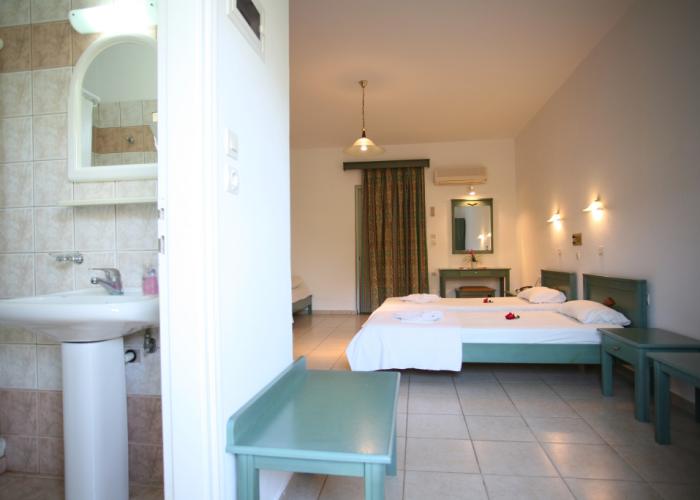 Elpis Studios & Apartments