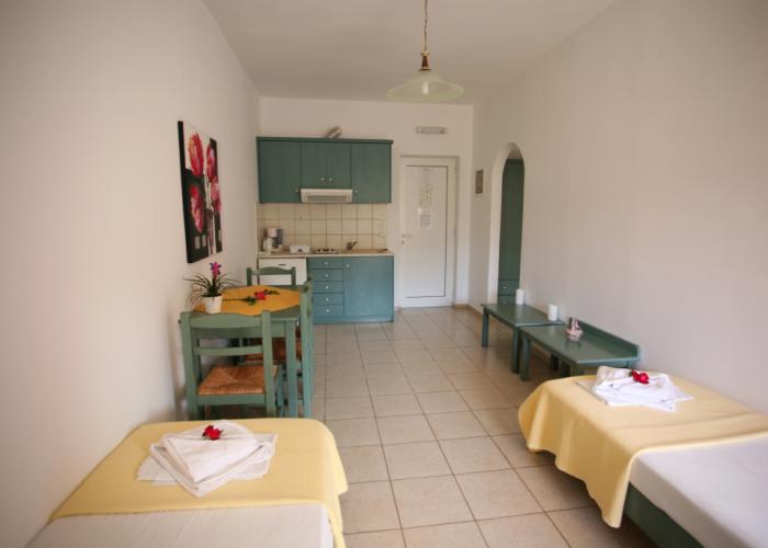 Elpis Studios & Apartments
