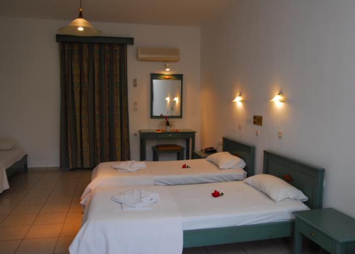 Elpis Studios & Apartments