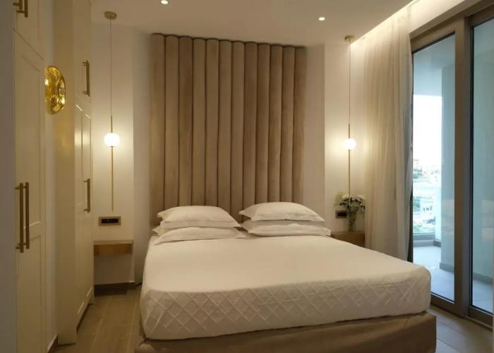 Golden Luxury Suites