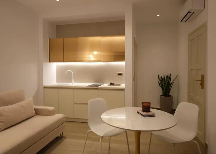 Golden Luxury Suites