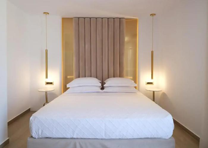 Golden Luxury Suites