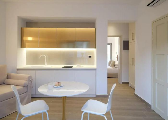 Golden Luxury Suites