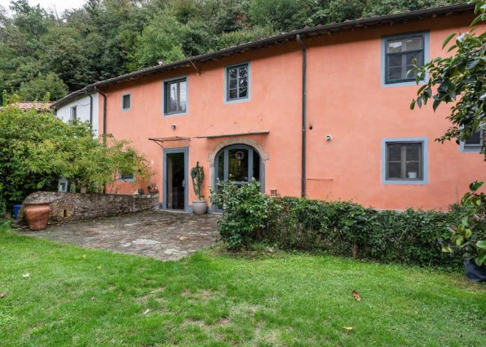 Historic Tuscan Villa With Charm