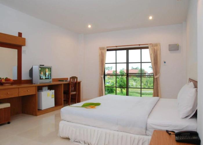 Golden Cliff Beach Resort