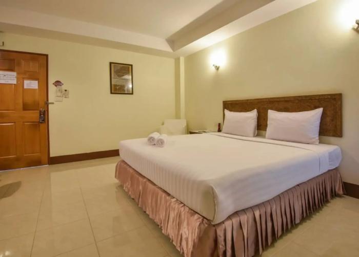 Trat Center Hotel