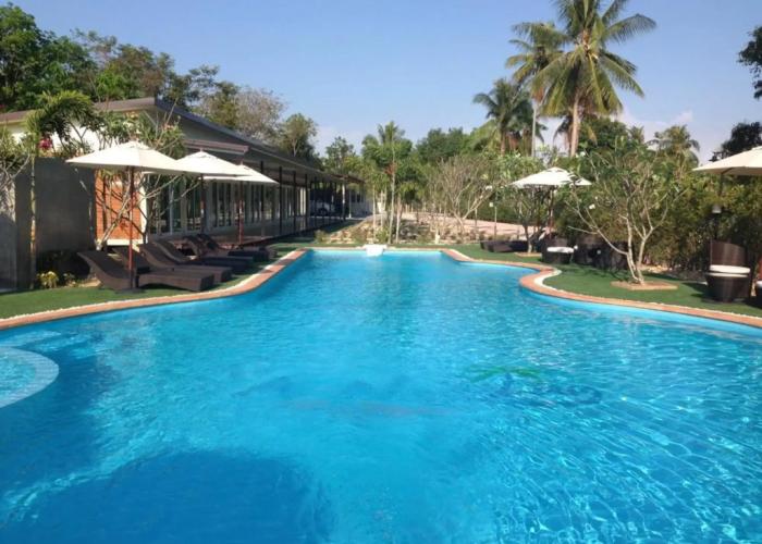 Check In & Chill Out Laem Sok Pier