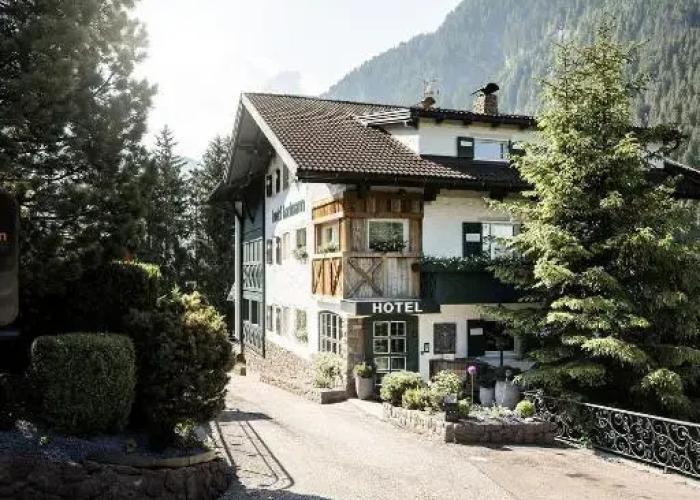 Alpstay — Chalet Hotel Hartmann