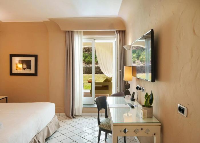 Therasia Resort Sea & Spa - The Leading Hotels of the World