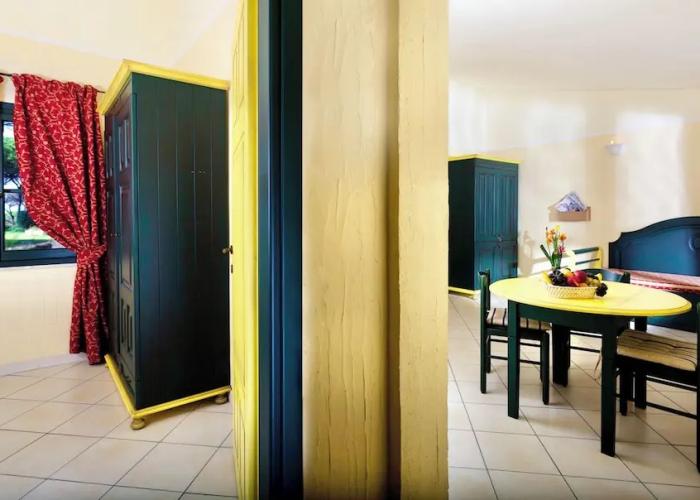 Residence with swimming-pool in Arborea