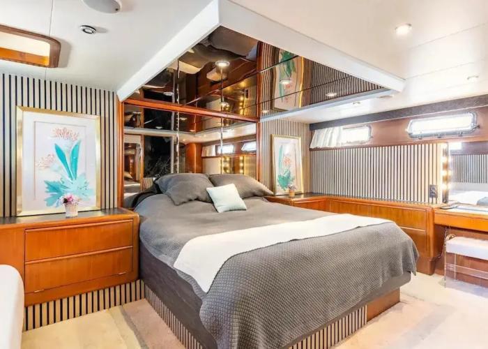 Live on a Luxury 65ft Yacht in Duquesa- Estapona