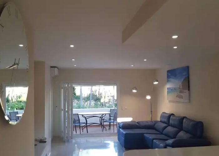 Captivating 2-bed Apartment in Manilva
