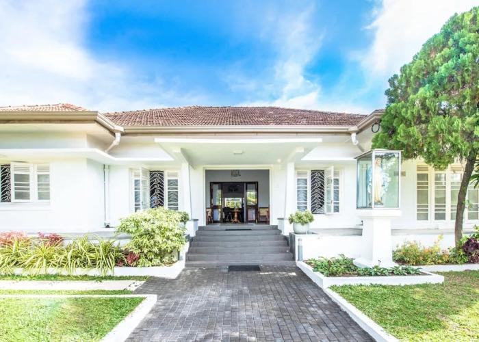 Bungalow On 53