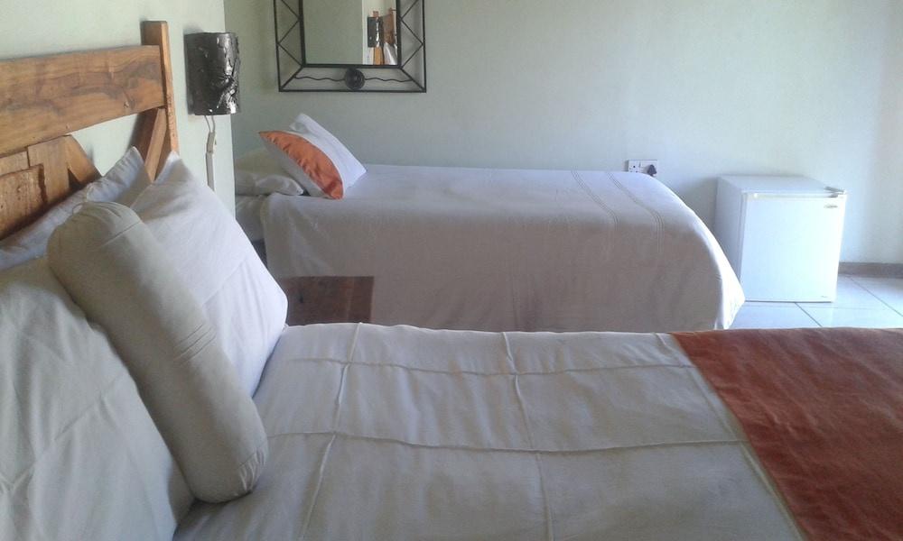фото Maya Guest Inn