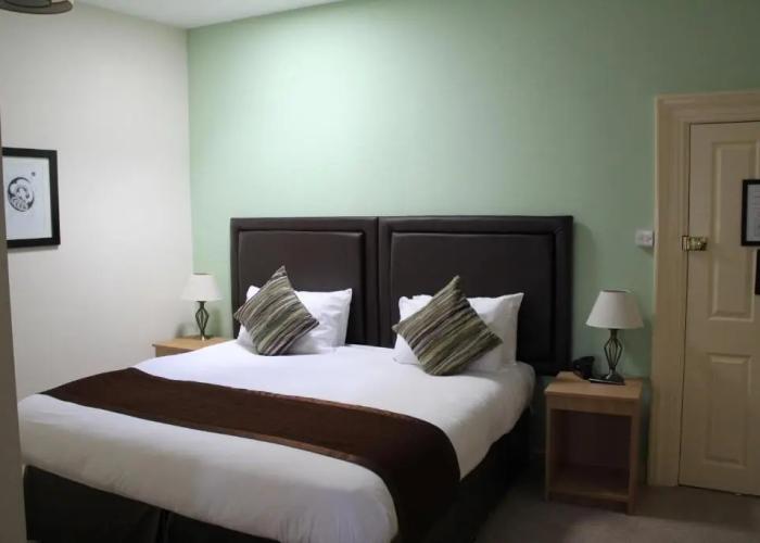 Heath Cottage Hotel