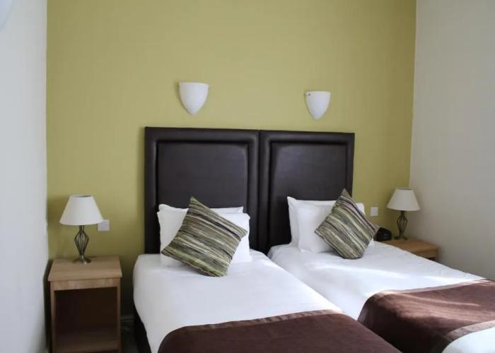 Heath Cottage Hotel