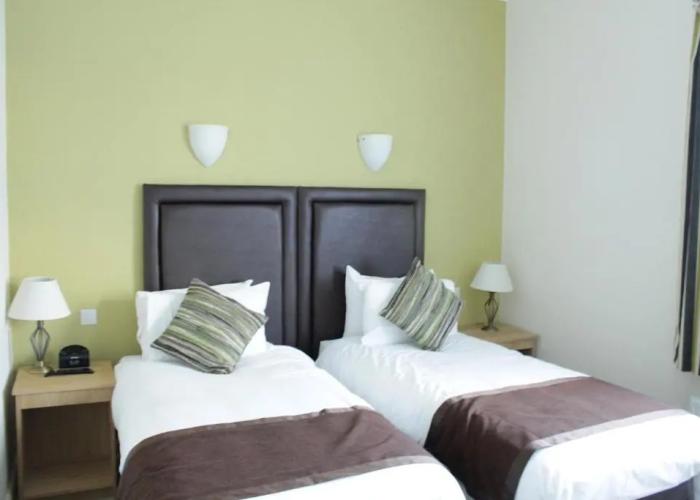 Heath Cottage Hotel
