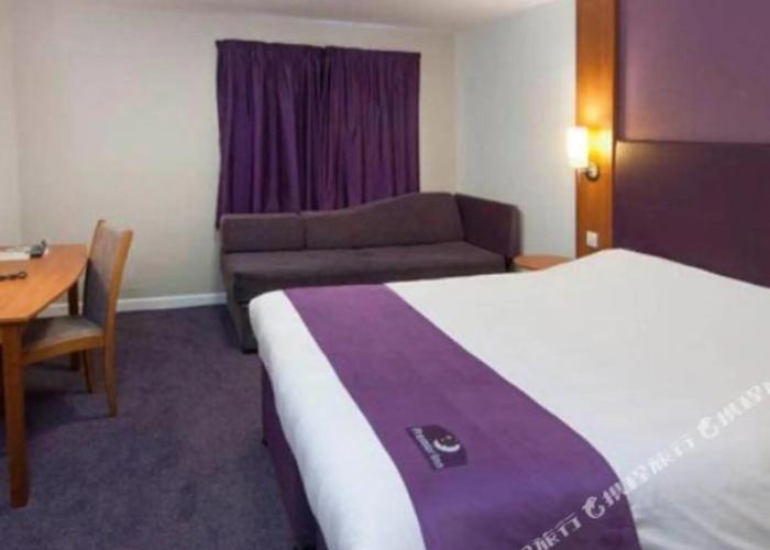Premier Inn Leeds City Centre (Wellington Street)
