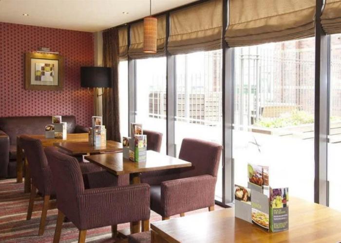 Premier Inn Leeds City Centre (Wellington Street)