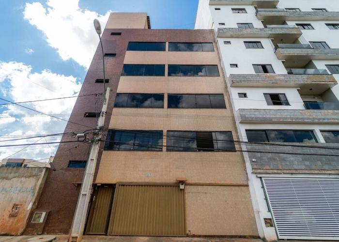Ap 2 Qts com suíte  Garagem e Elevador