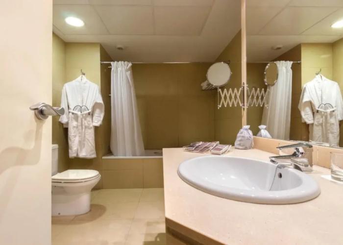 B&B HOTEL Logroño Las Cañas