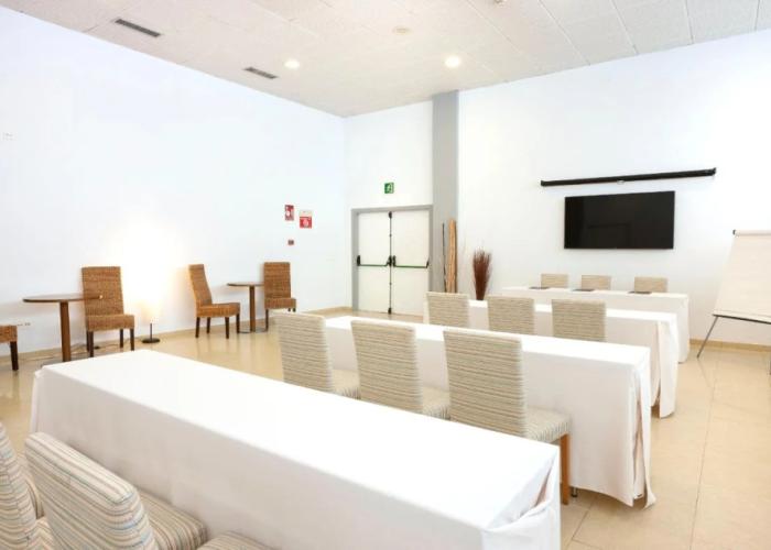 B&B HOTEL Logroño Las Cañas