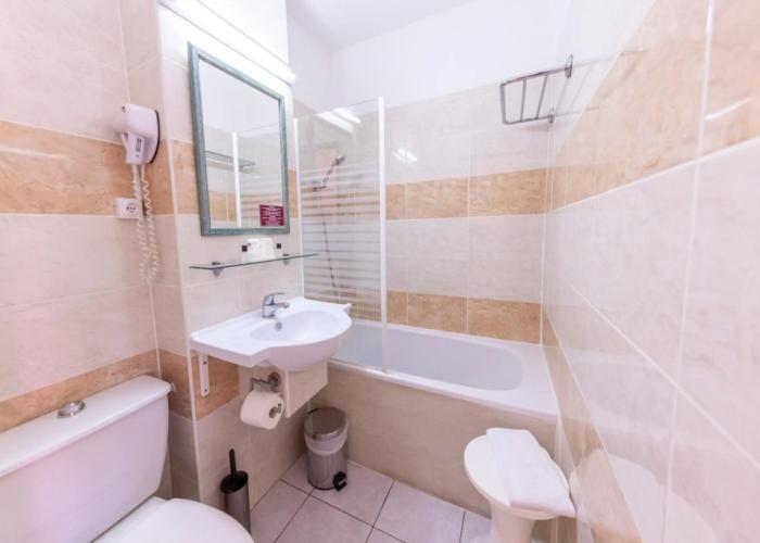 Brit Hotel Confort Helios Agde