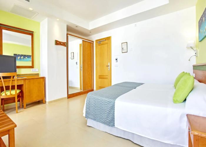 Universal Hotel Laguna