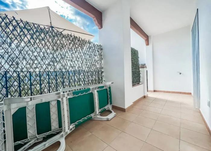 Modern Two Bedroom Apartment With Pool