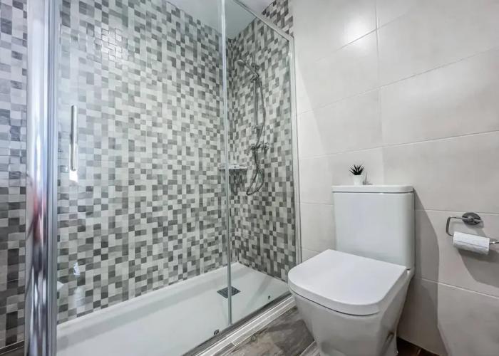 Modern Two Bedroom Apartment With Pool