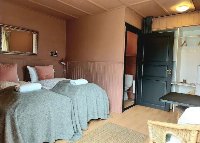 Riverfront Lodge