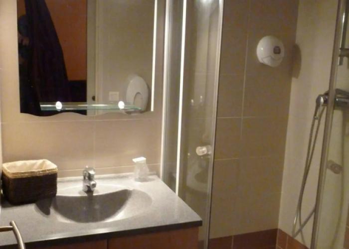 Ad Cyber Hotel