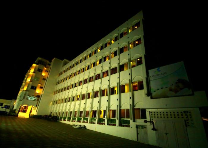 Hotel Holiday Resort