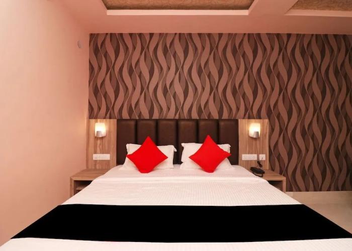 Capital O 27765 Hotel Vip Square