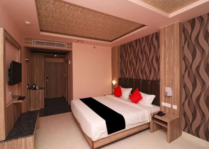 Capital O 27765 Hotel Vip Square