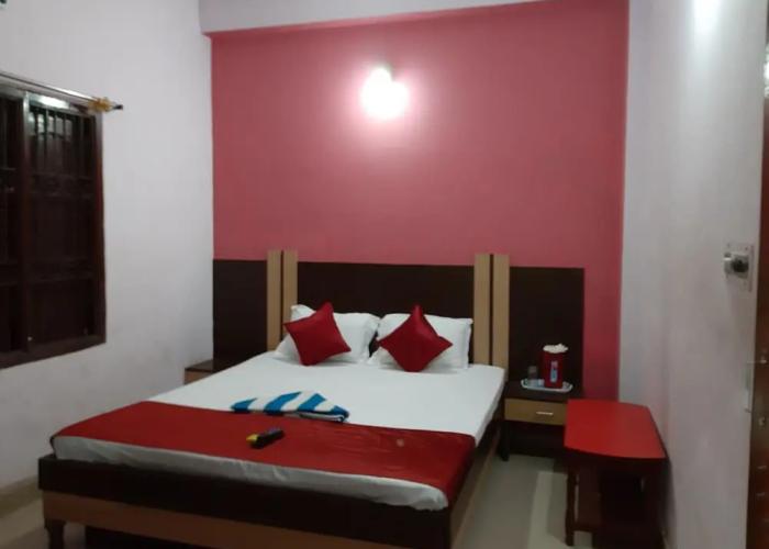 Goroomgo Puri Dham Lodge Puri